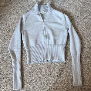 Chic Women's Gray Zip-Up Cardigan